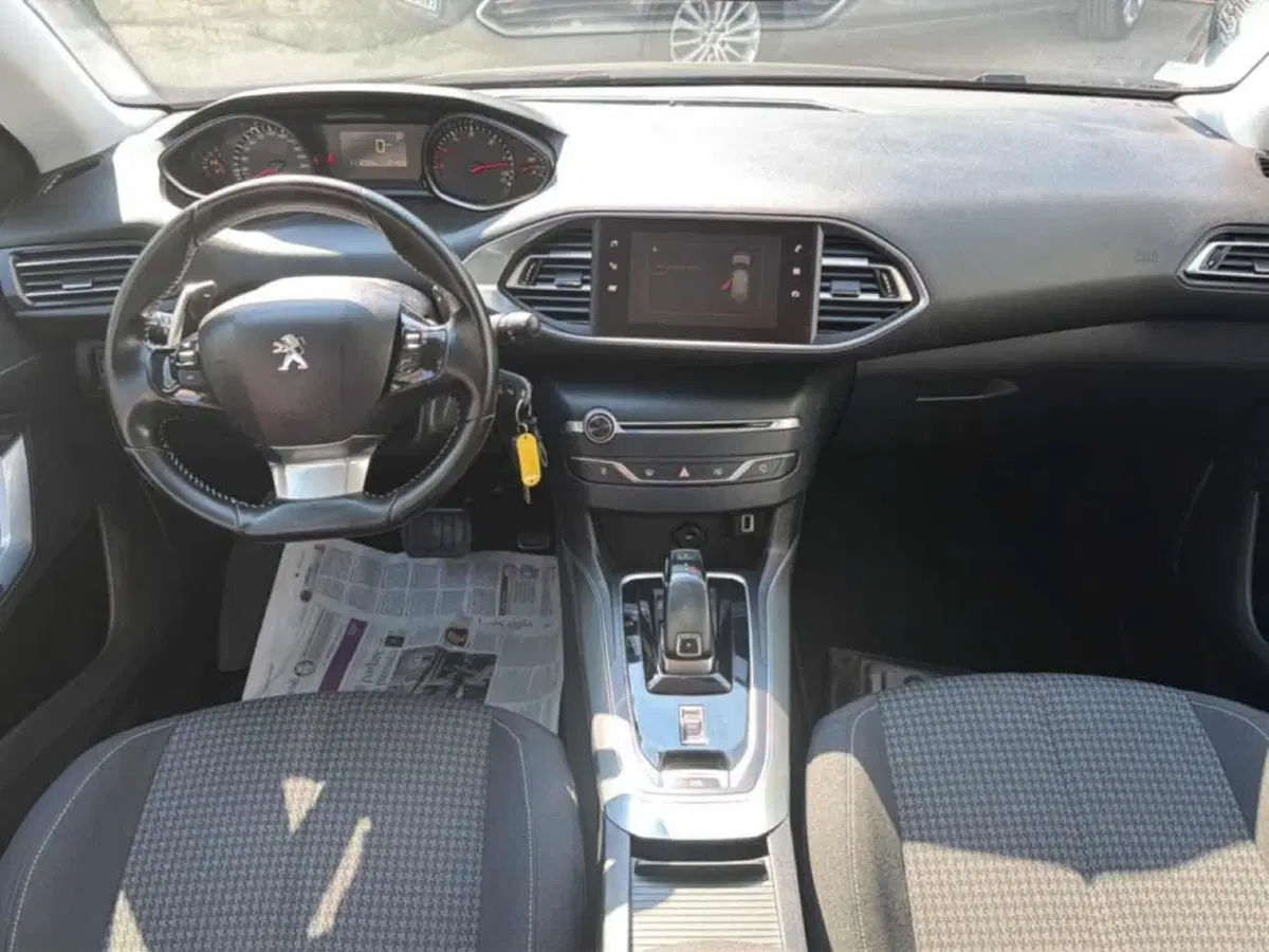Peugeot 308 SW usata a Foggia (8)