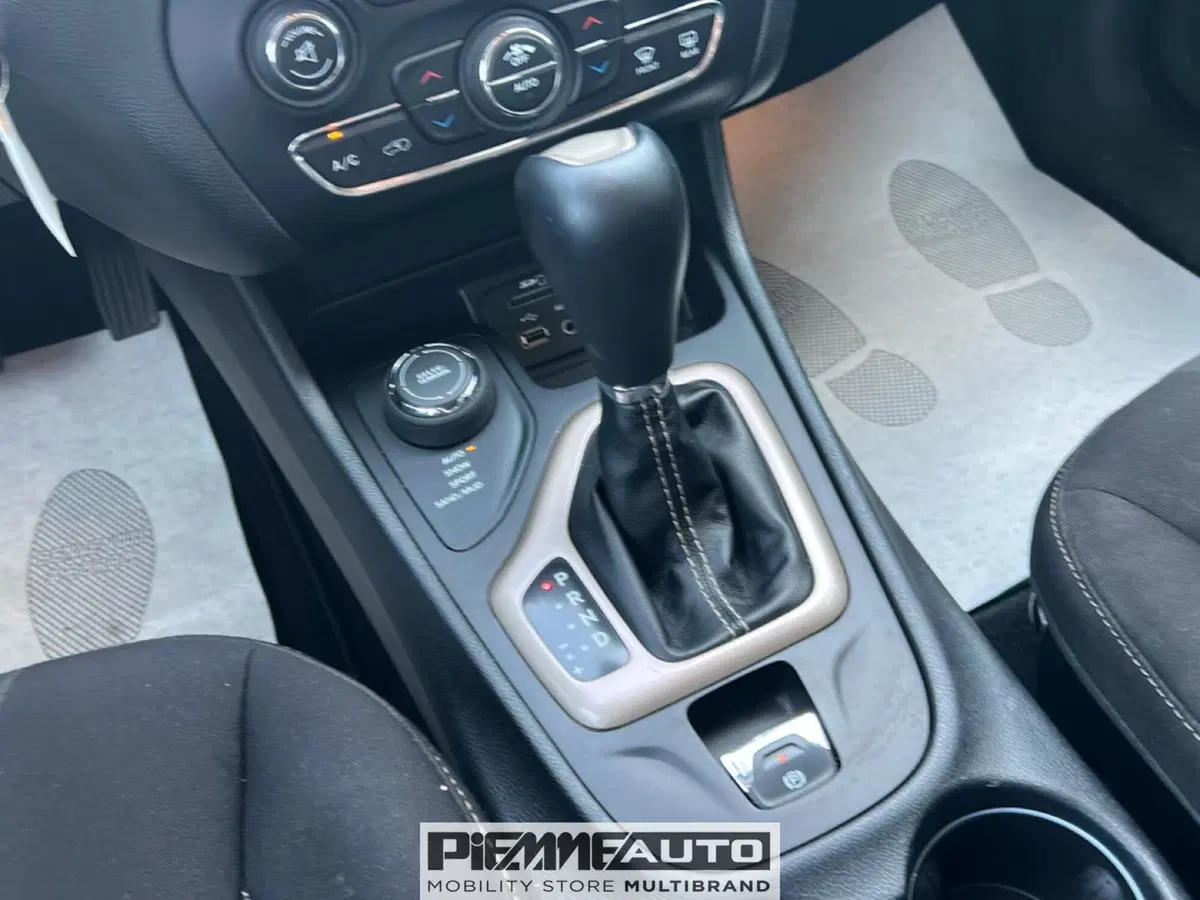 Jeep Cherokee usata a Parma (13)
