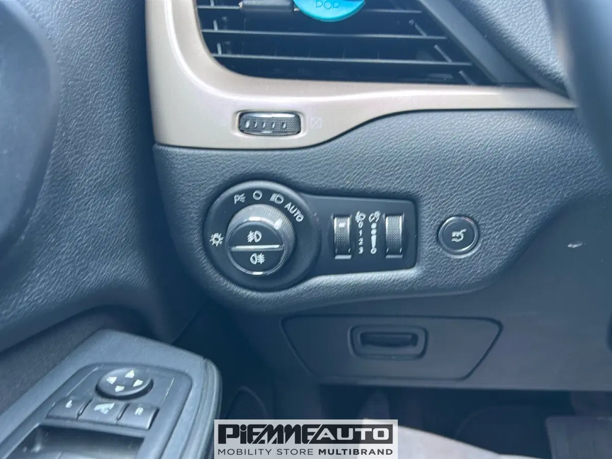 Jeep Cherokee usata a Parma (16)