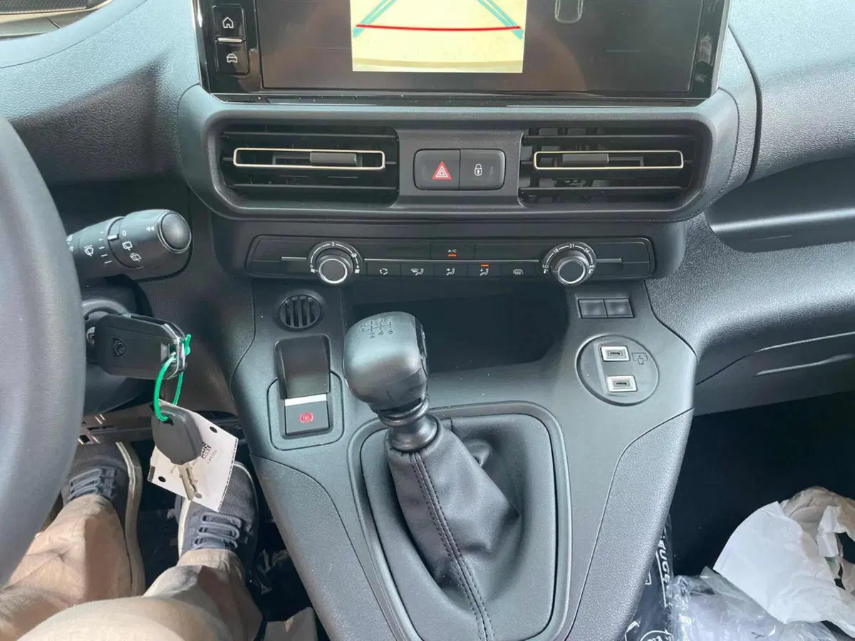 Peugeot Partner Furgone nuova a Foggia (11)