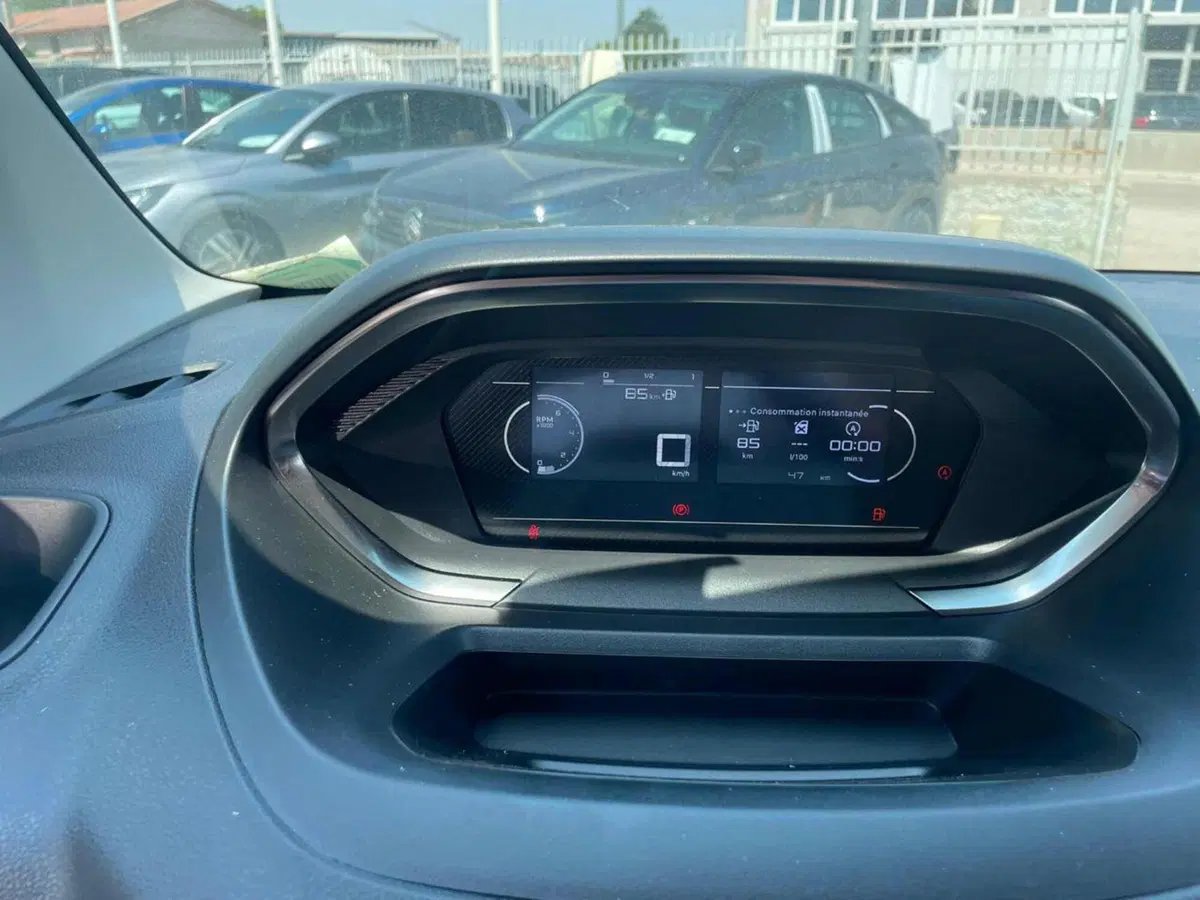 Peugeot Partner Furgone nuova a Foggia (13)