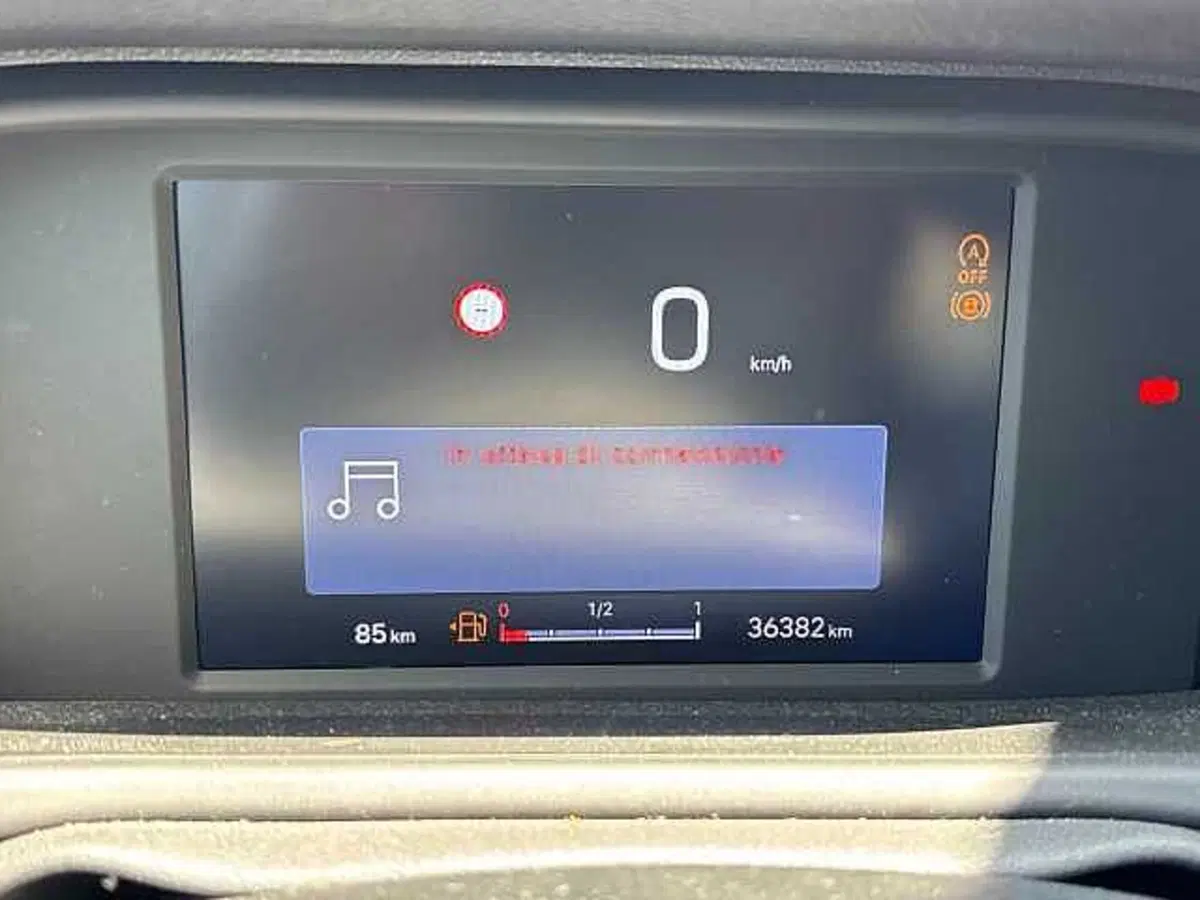 Jeep Avenger usata a Roma (12)