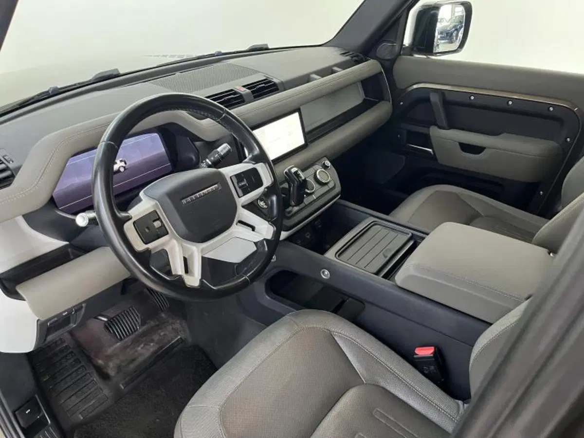 Land Rover Defender usata a Venezia (12)