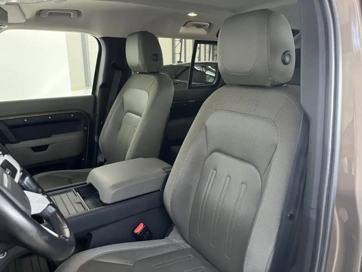 Land Rover Defender usata a Venezia (13)