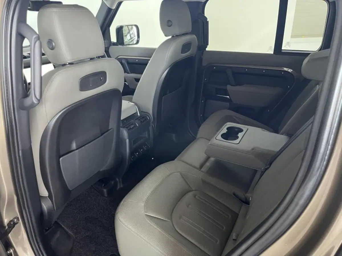 Land Rover Defender usata a Venezia (14)