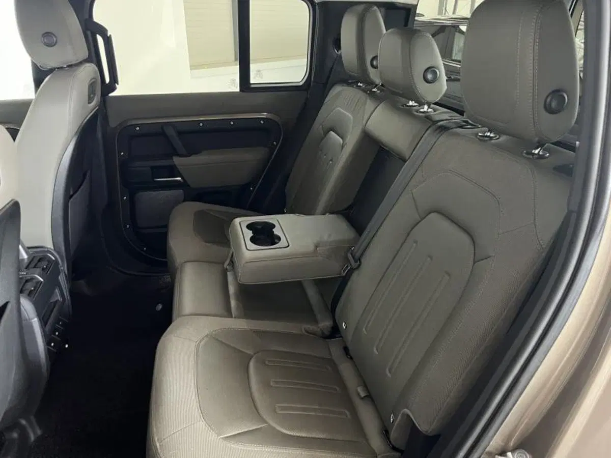 Land Rover Defender usata a Venezia (15)