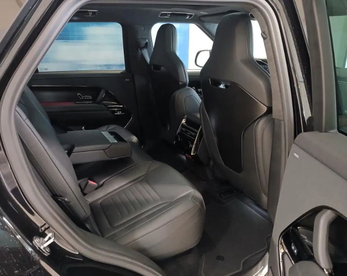 Land Rover Range Rover Sport usata a Venezia (14)