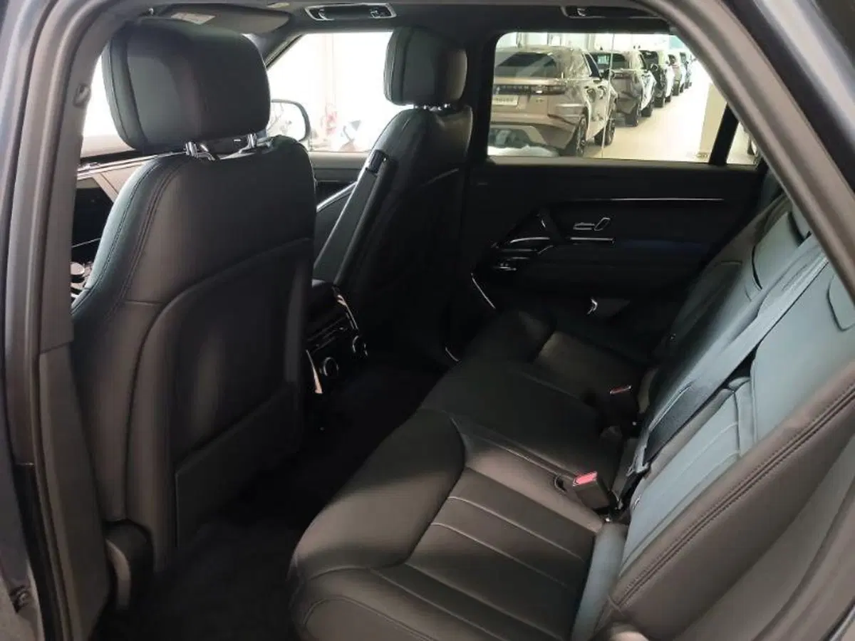 Land Rover Range Rover Sport usata a Venezia (10)