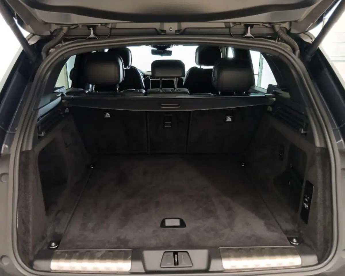 Land Rover Range Rover Sport usata a Venezia (11)
