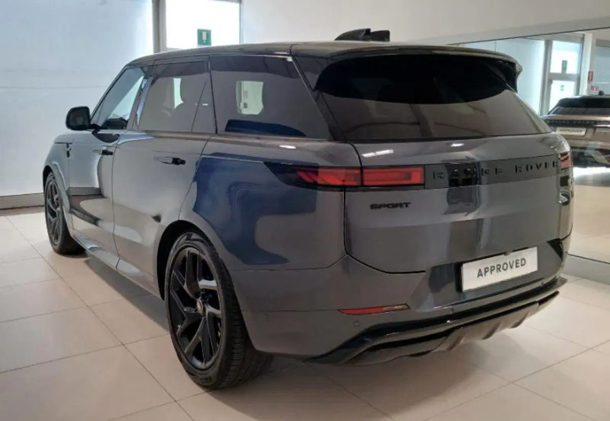 Land Rover Range Rover Sport usata a Venezia (2)