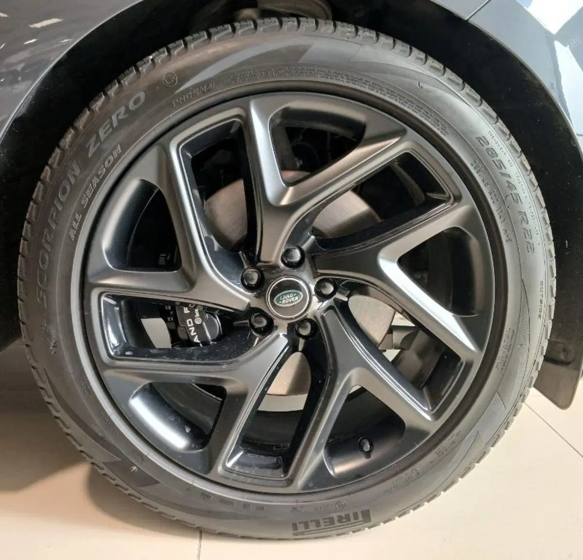 Land Rover Range Rover Sport usata a Venezia (8)