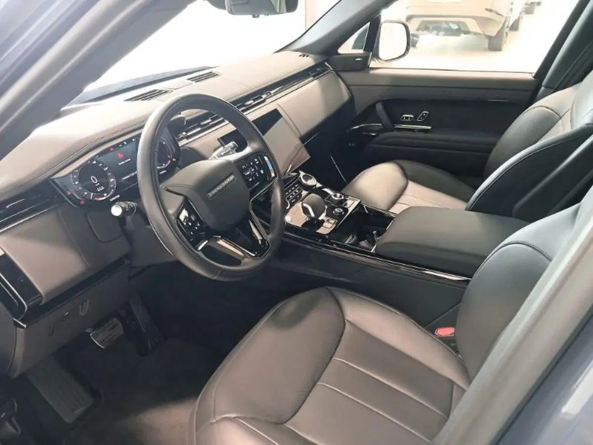 Land Rover Range Rover Sport usata a Venezia (9)