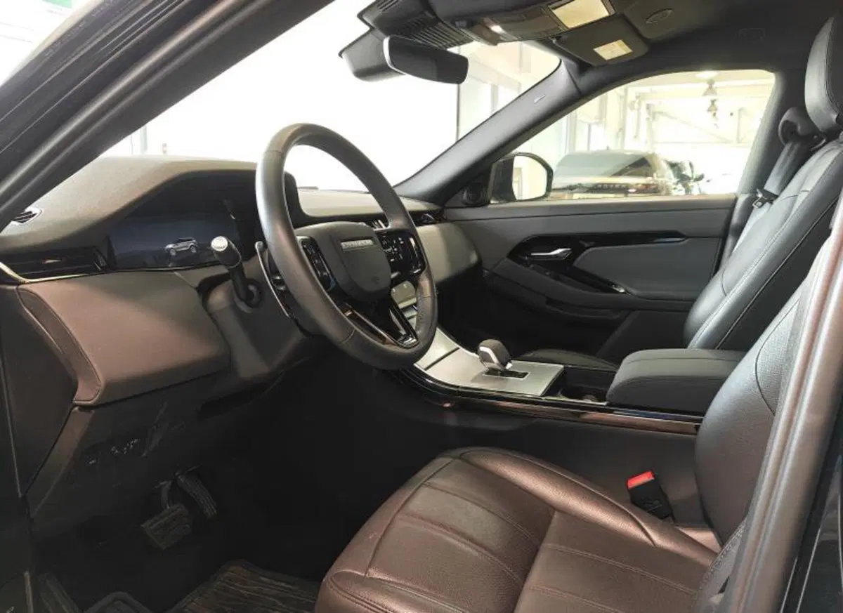 Land Rover Range Rover Evoque usata a Venezia (10)