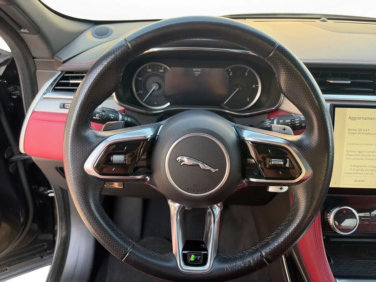 Jaguar F-Pace usata a Modena (10)