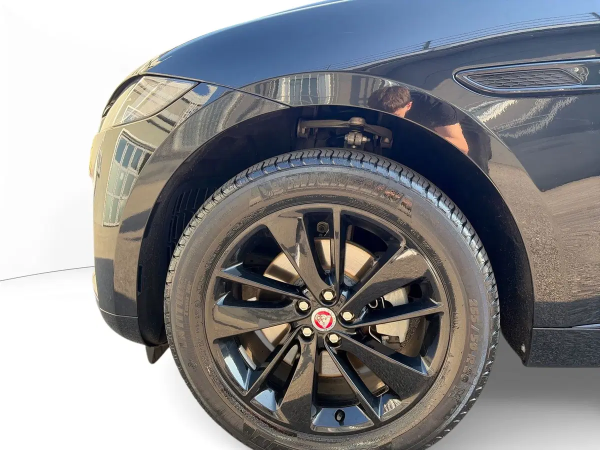 Jaguar F-Pace usata a Modena (15)