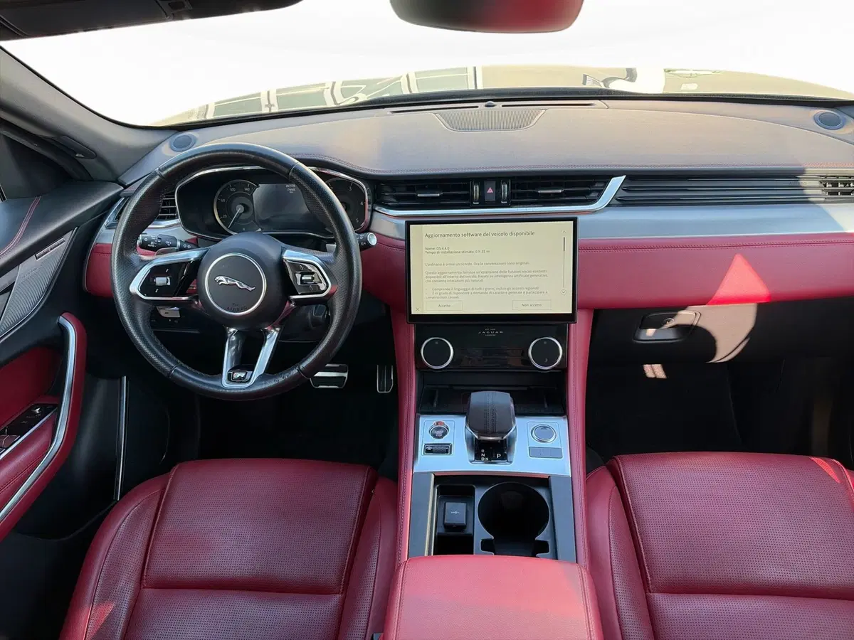 Jaguar F-Pace usata a Modena (16)