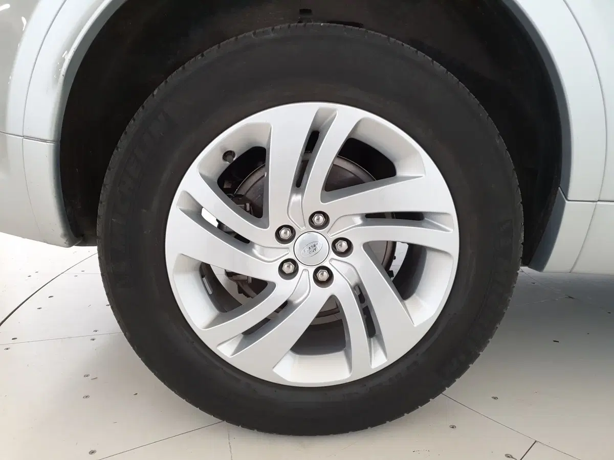 Land Rover Discovery Sport usata a Monza e Brianza (9)