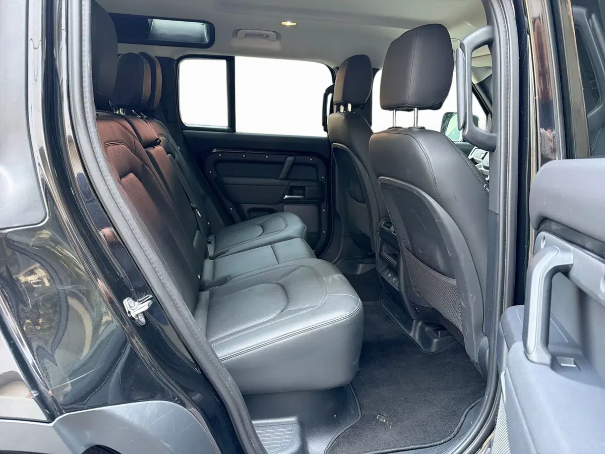 Land Rover Defender usata a Modena (10)