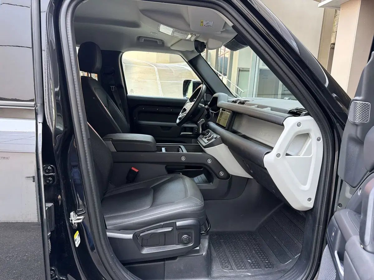 Land Rover Defender usata a Modena (17)