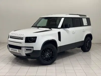 Land Rover Defender 110 3.0d i6 mhev X-Dynamic SE awd 200cv auto del 2023 usata a Novara