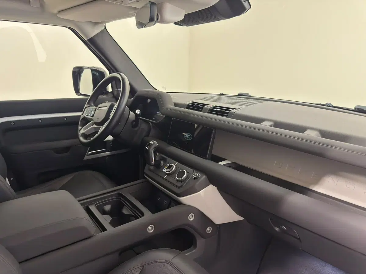 Land Rover Defender usata a Novara (12)
