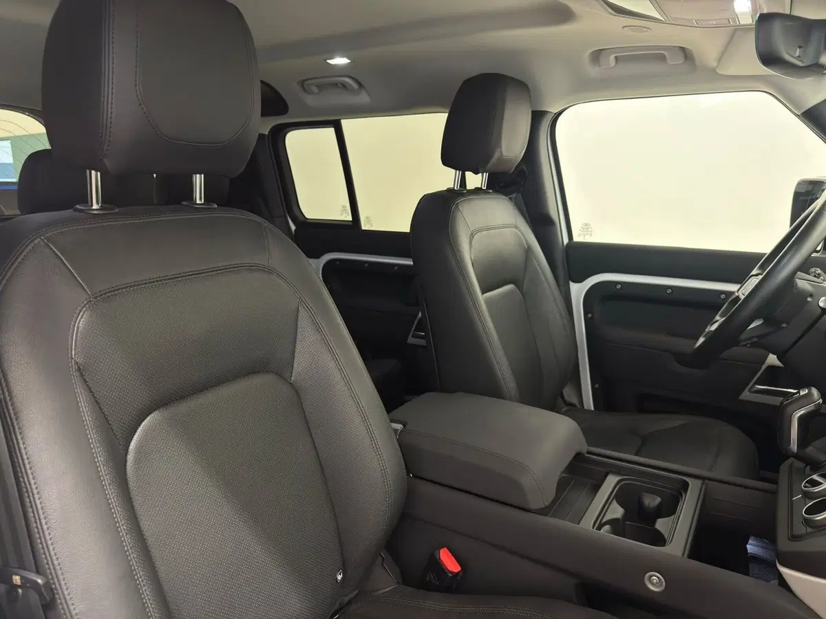 Land Rover Defender usata a Novara (13)