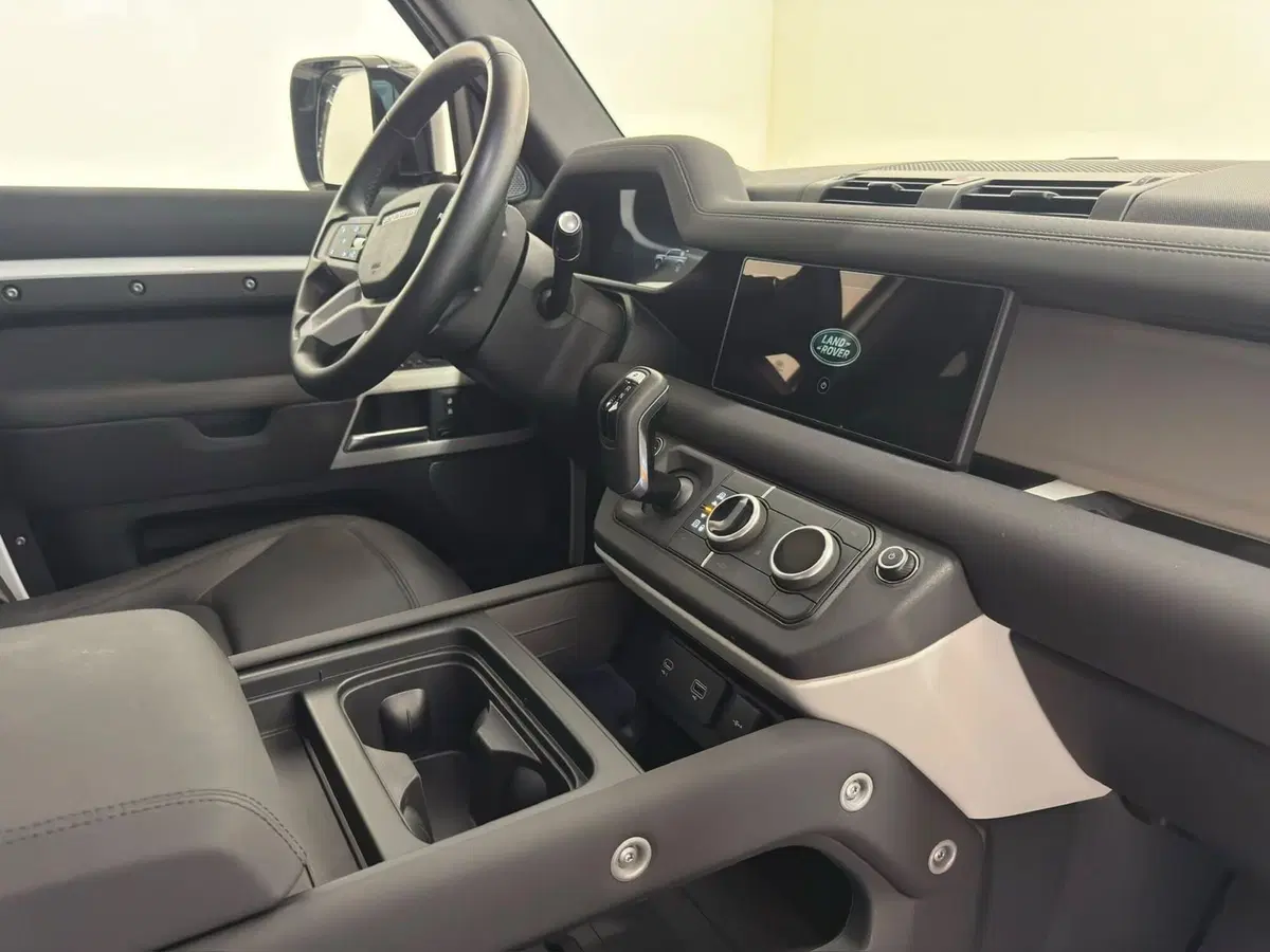 Land Rover Defender usata a Novara (15)