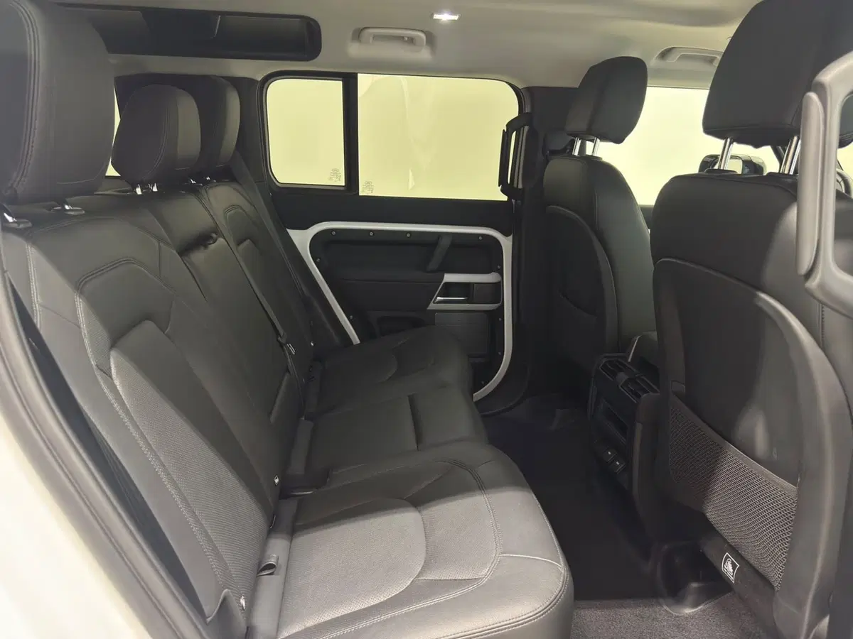 Land Rover Defender usata a Novara (5)