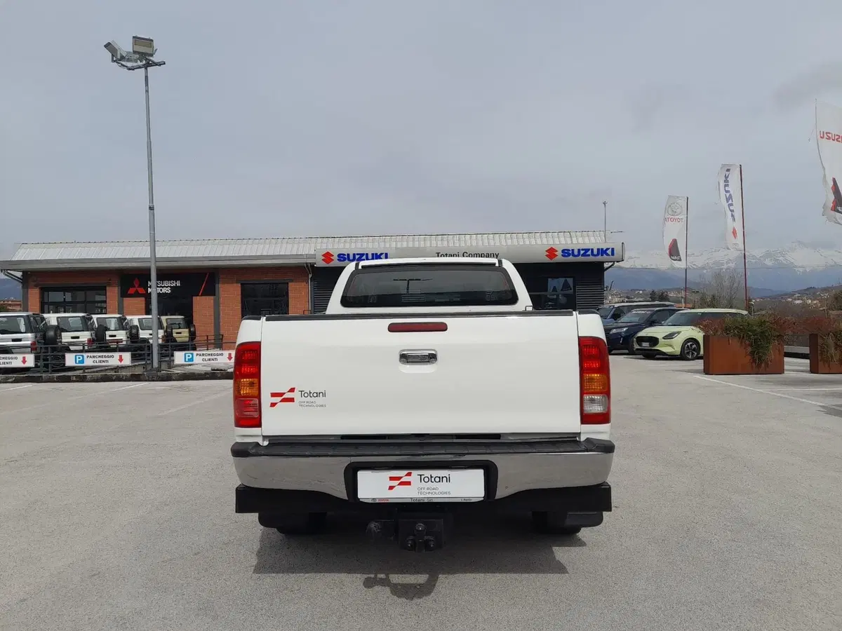Toyota Hilux usata a L'Aquila (17)