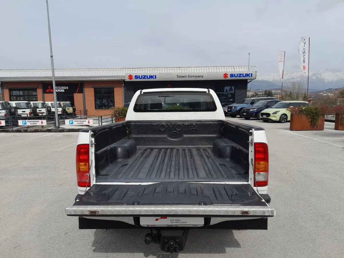 Toyota Hilux usata a L'Aquila (5)