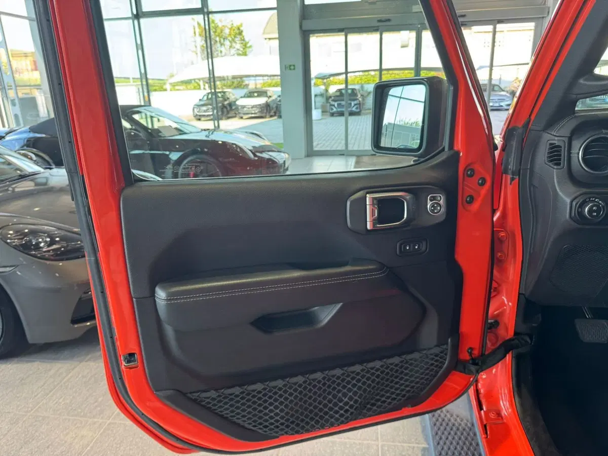 Jeep Wrangler usata a Firenze (18)