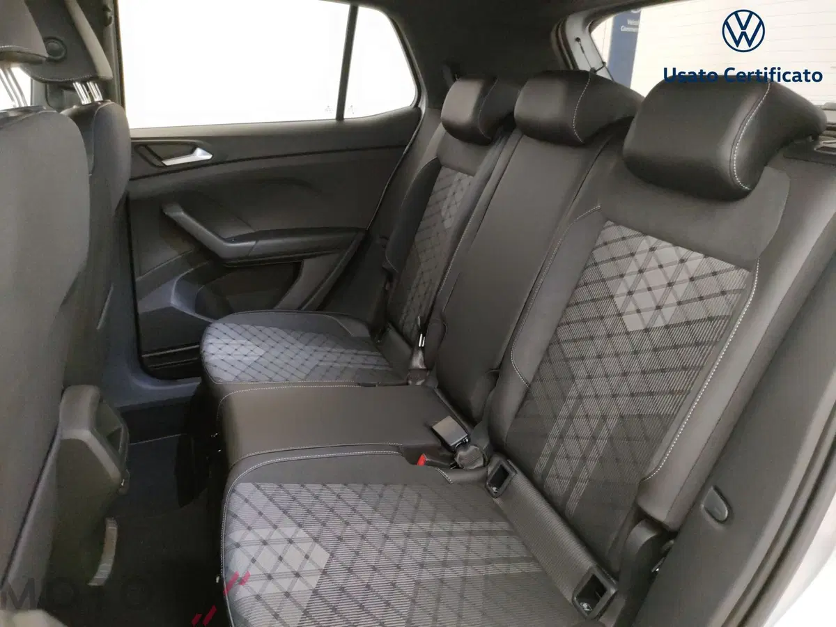 Volkswagen T-Cross nuova a Varese (10)