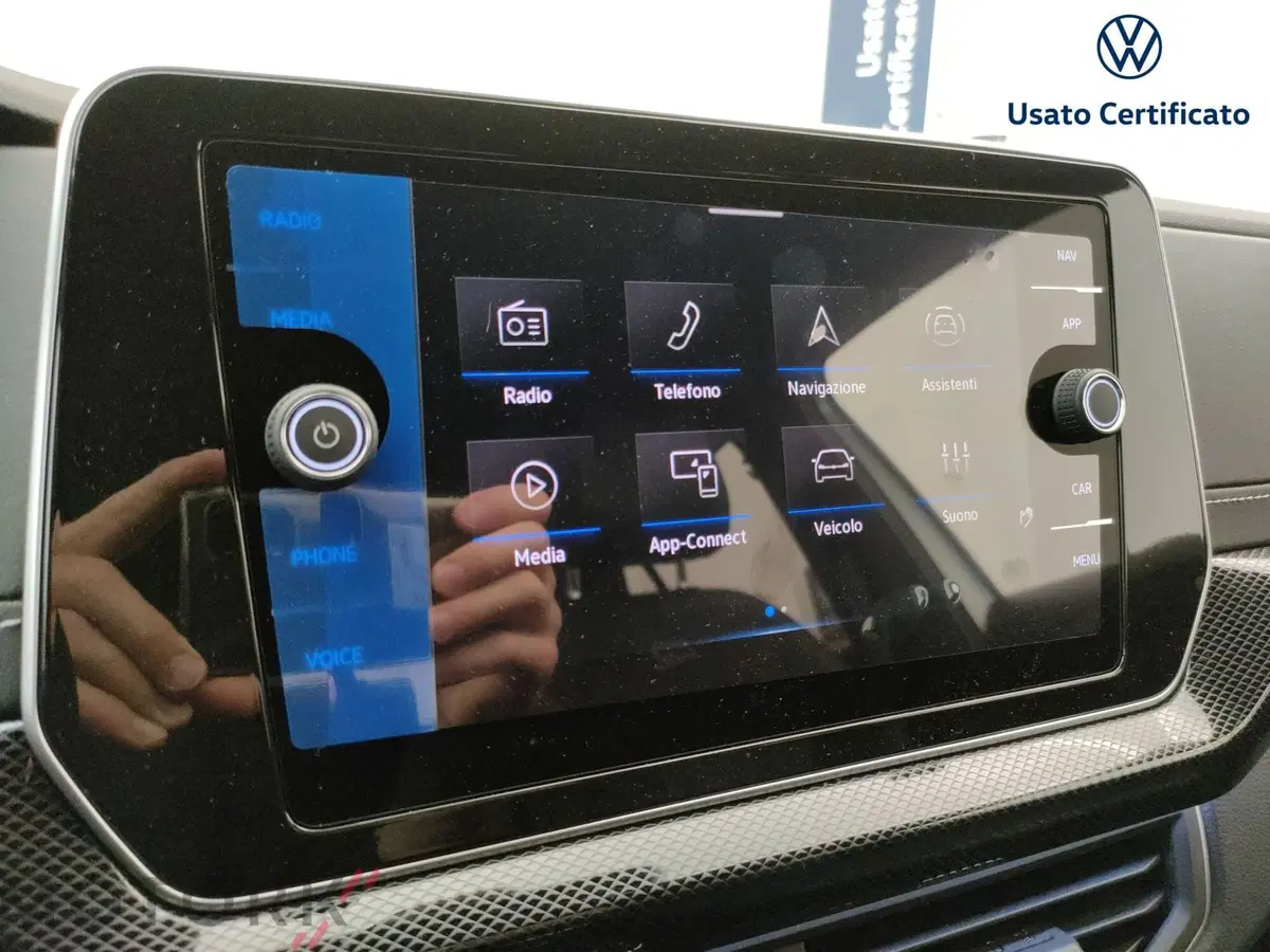 Volkswagen T-Cross nuova a Varese (14)