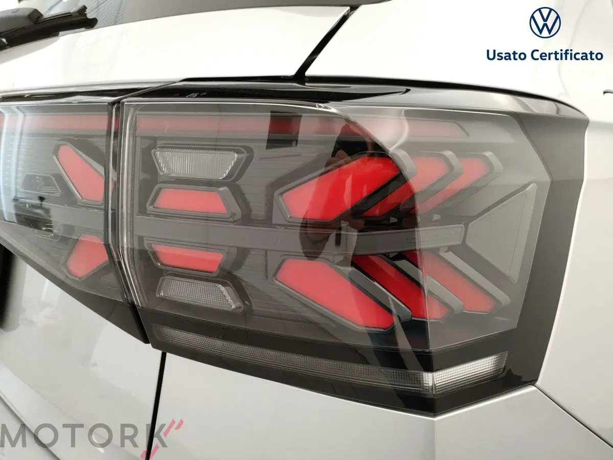 Volkswagen T-Cross nuova a Varese (8)
