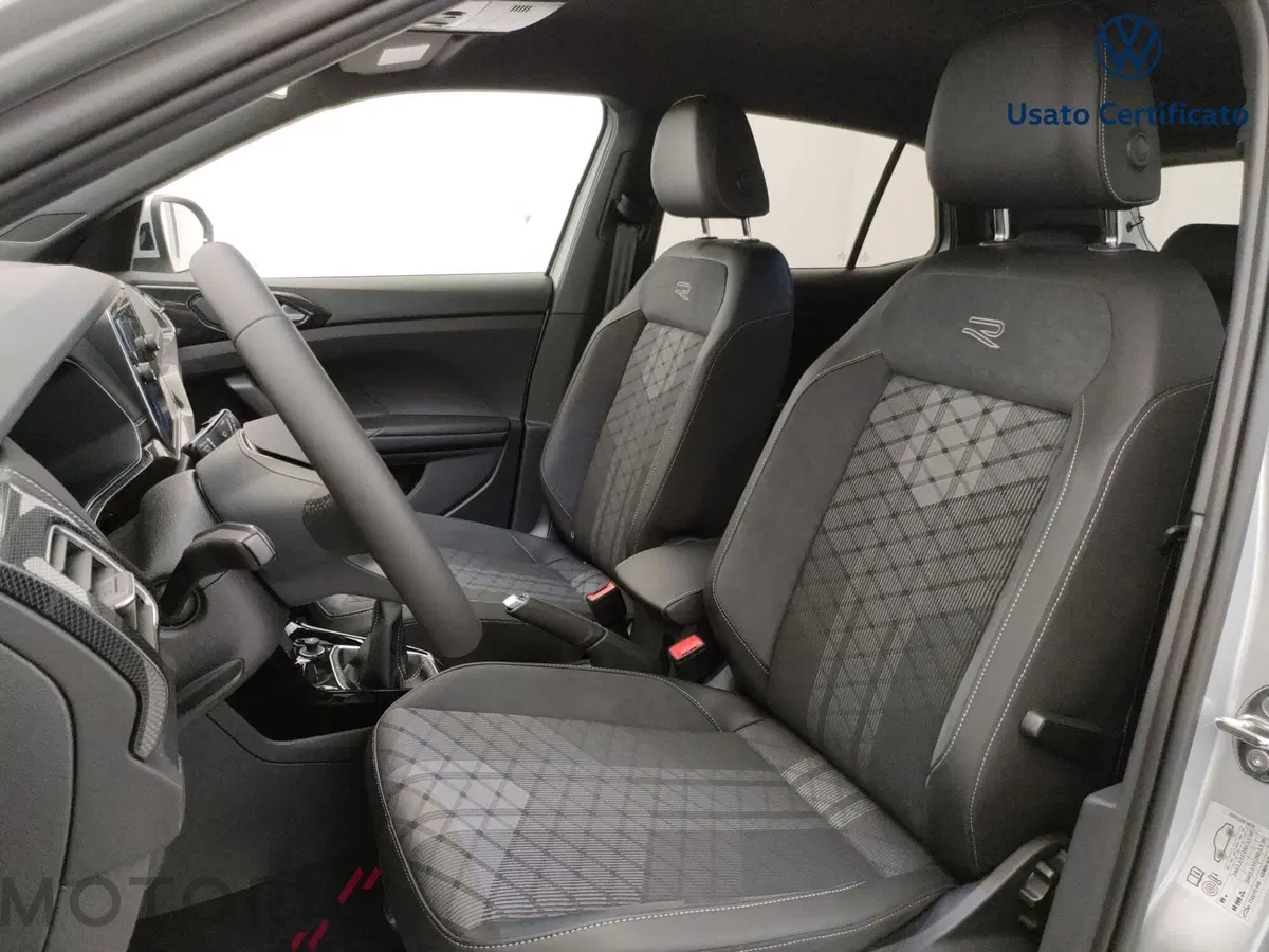 Volkswagen T-Cross nuova a Varese (11)