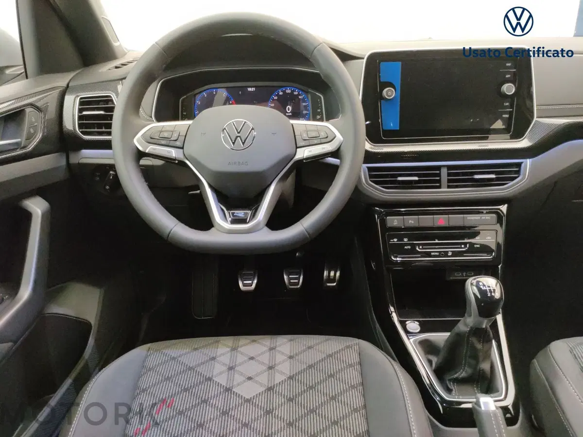 Volkswagen T-Cross nuova a Varese (12)