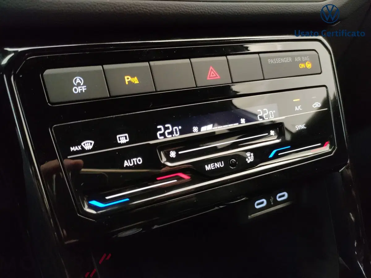 Volkswagen T-Cross nuova a Varese (13)