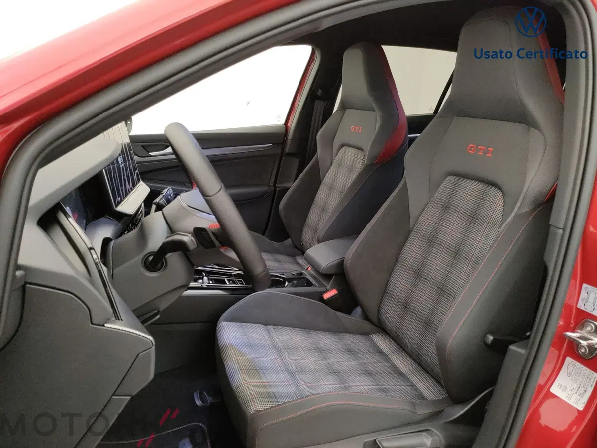 Volkswagen Golf nuova a Varese (11)