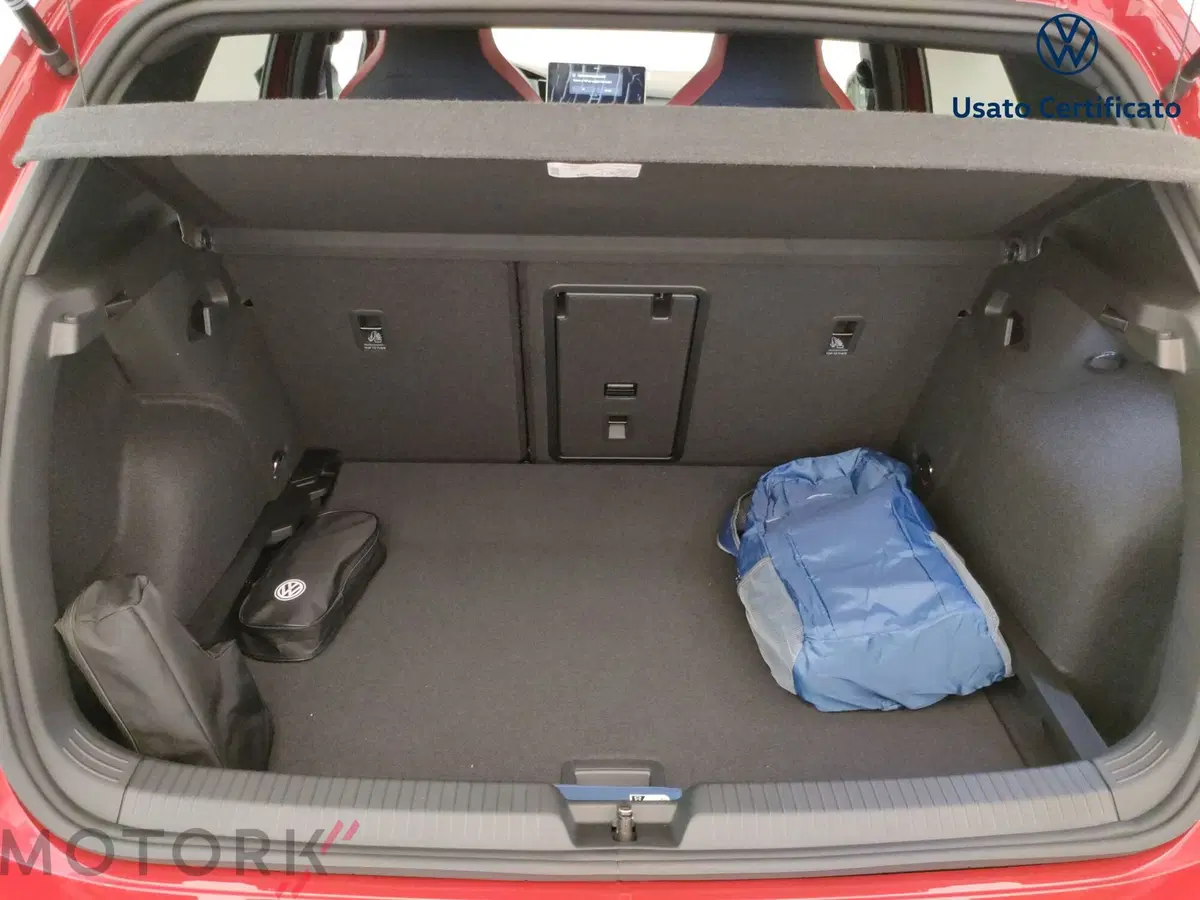 Volkswagen Golf nuova a Varese (9)