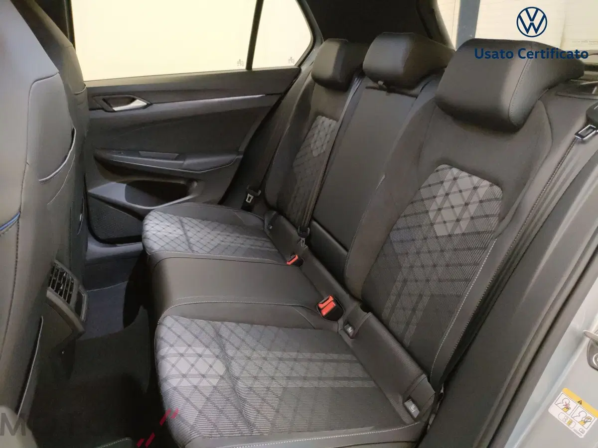 Volkswagen Golf nuova a Varese (11)
