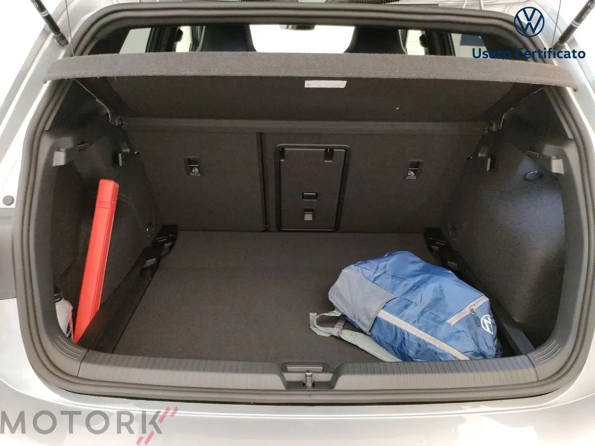 Volkswagen Golf nuova a Varese (9)