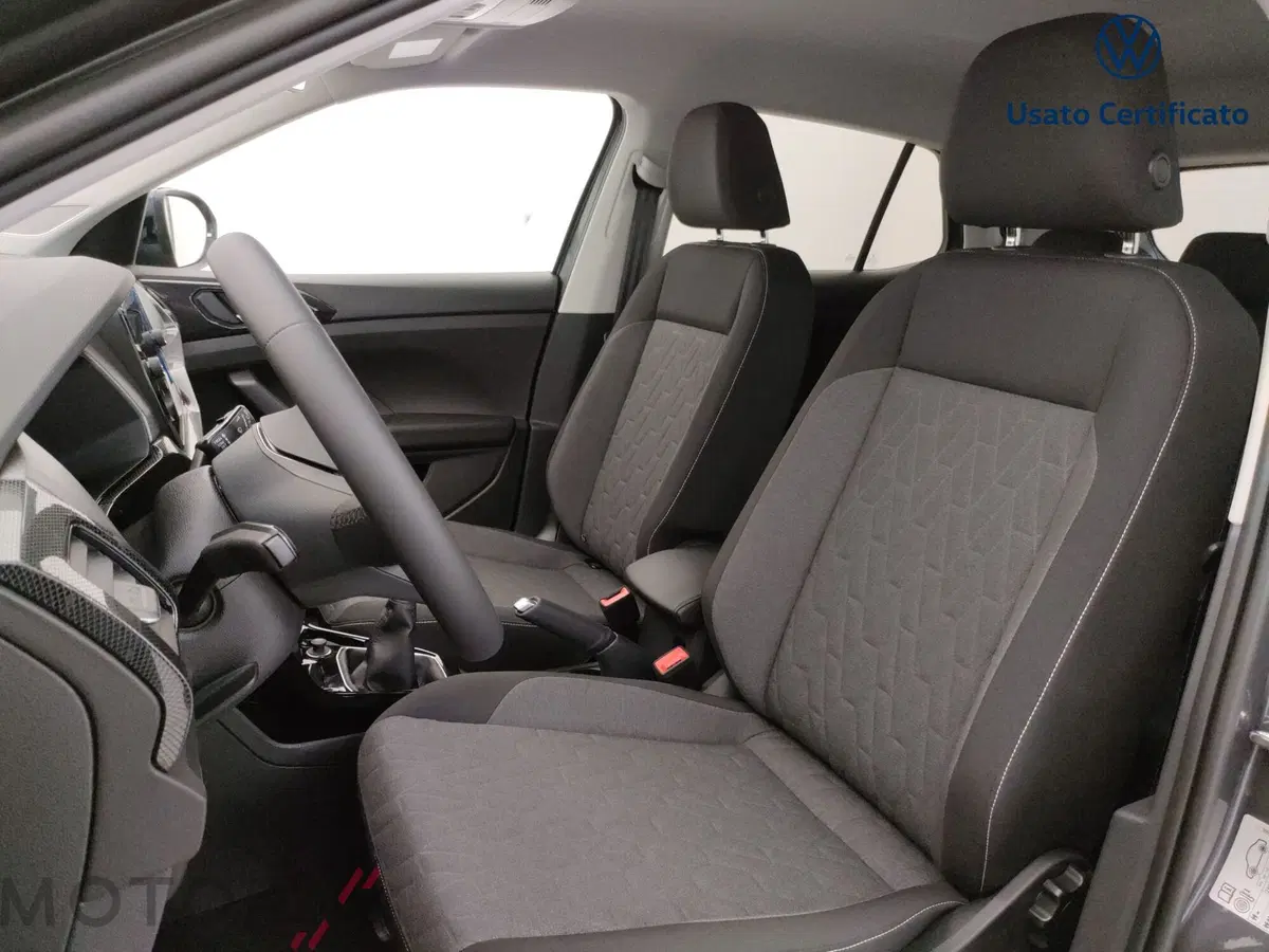 Volkswagen T-Cross nuova a Varese (10)