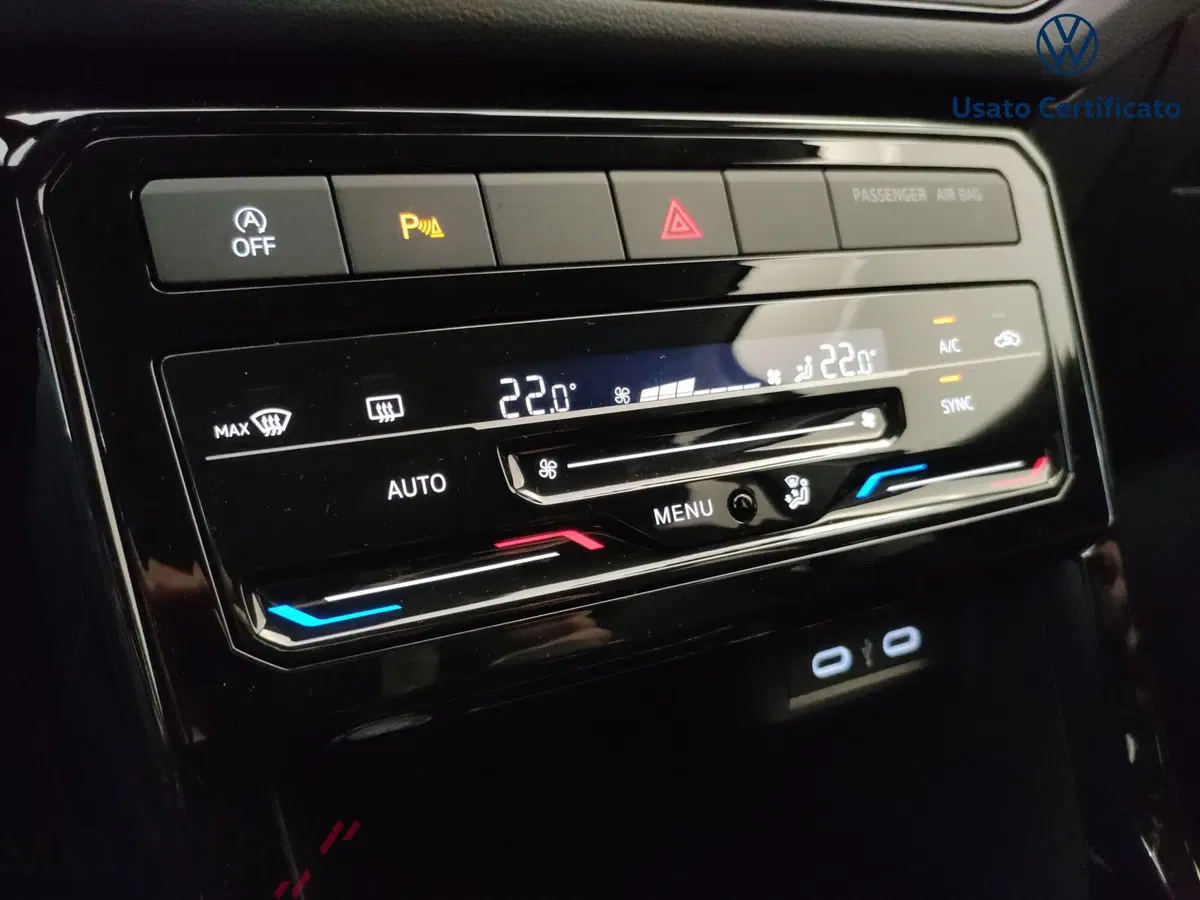 Volkswagen T-Cross nuova a Varese (12)