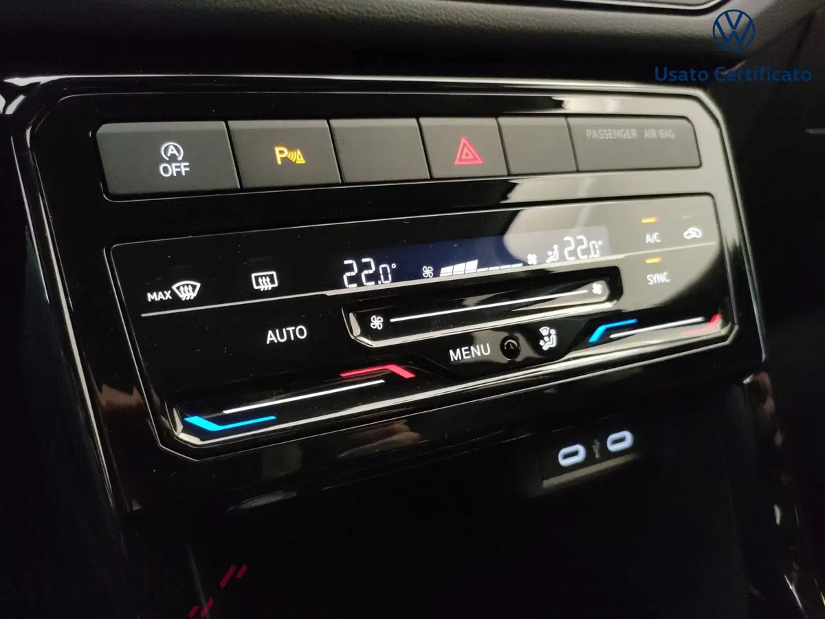Volkswagen T-Cross nuova a Varese (12)