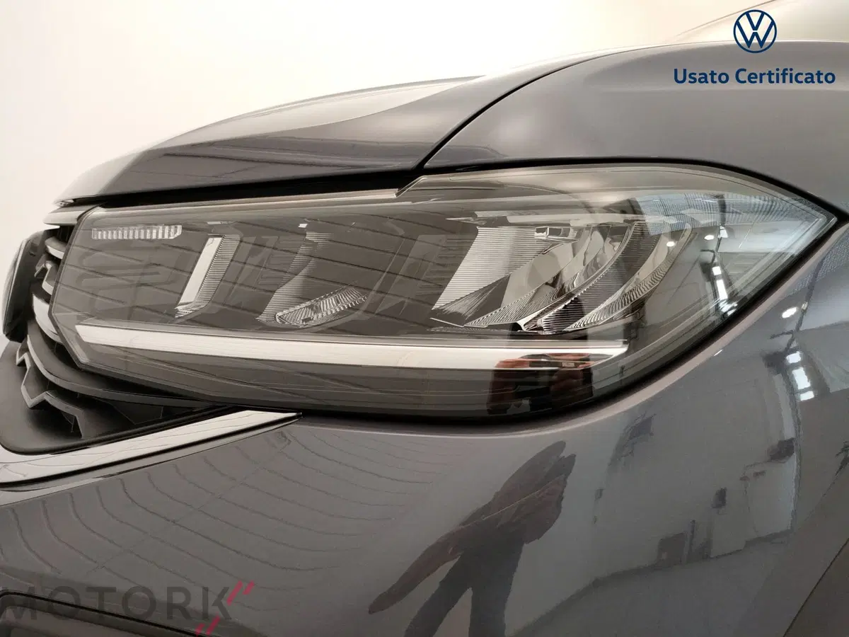 Volkswagen T-Cross nuova a Varese (7)