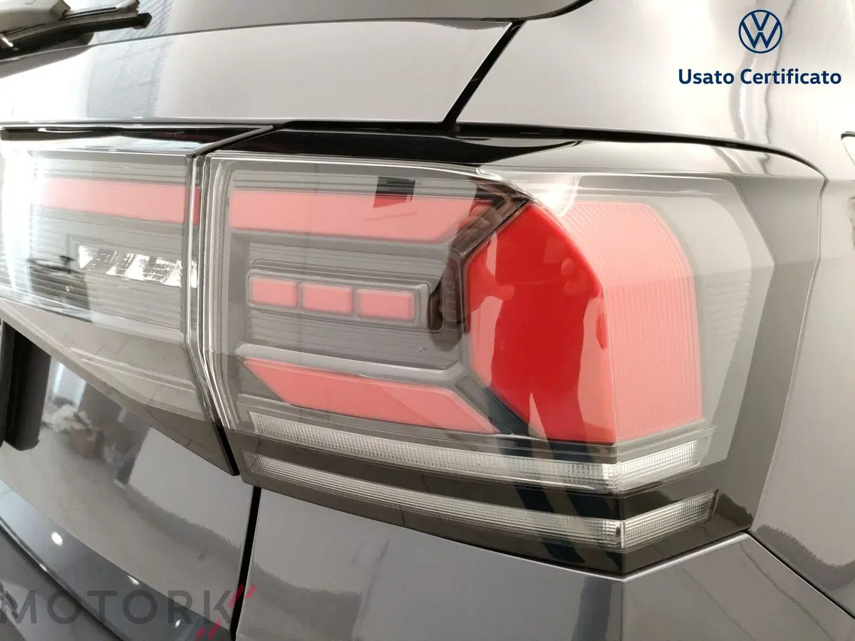 Volkswagen T-Cross nuova a Varese (8)