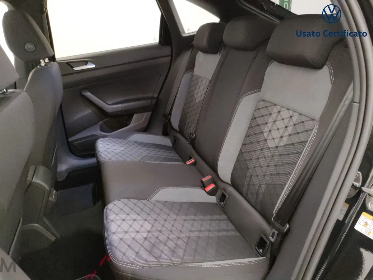 Volkswagen Taigo nuova a Varese (10)