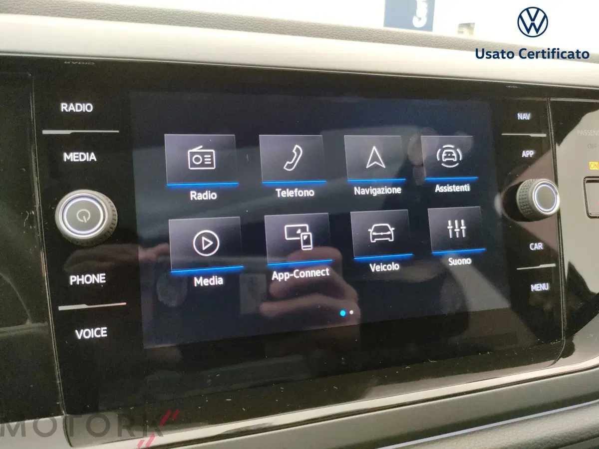 Volkswagen Taigo nuova a Varese (14)