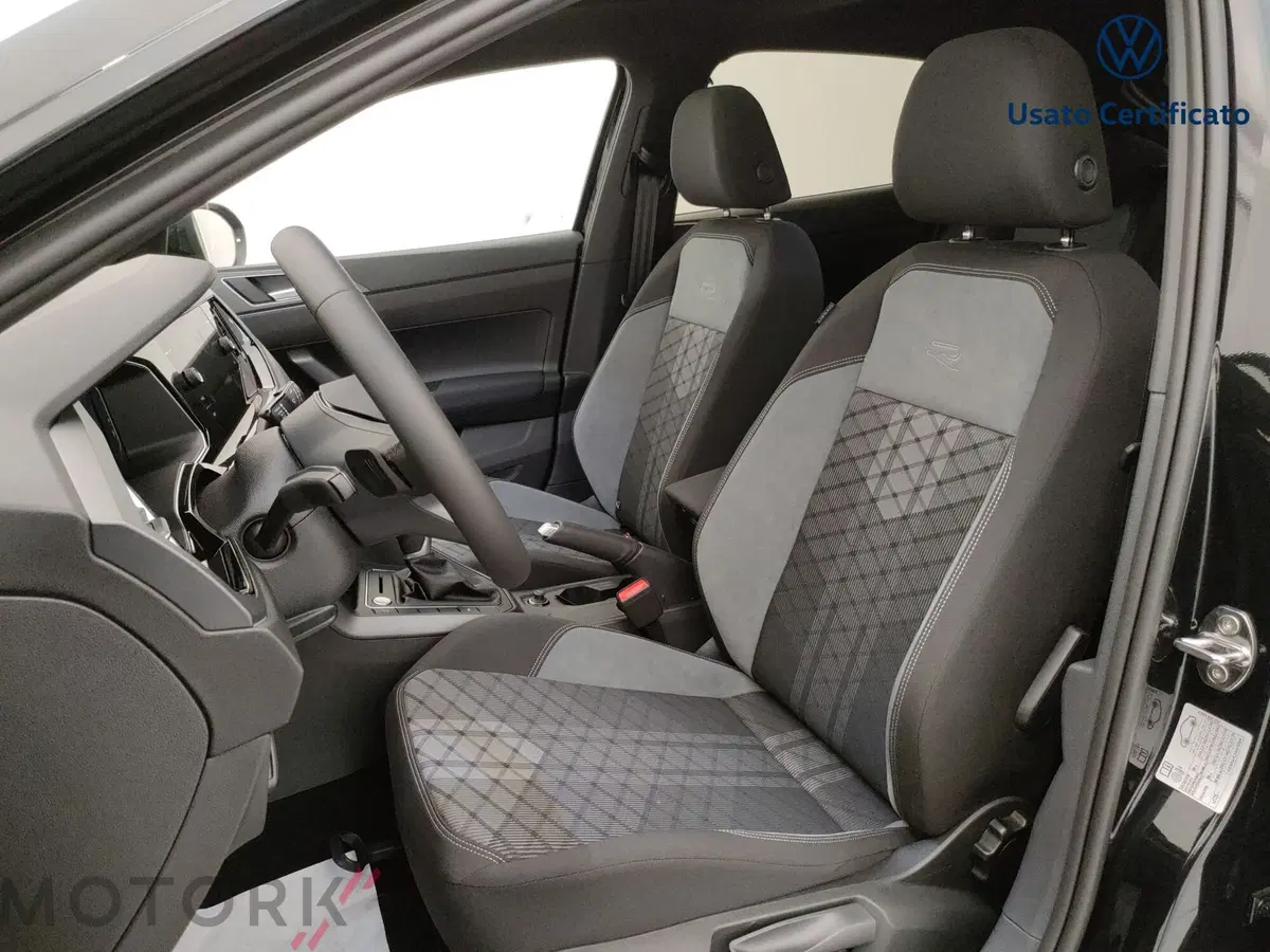 Volkswagen Taigo nuova a Varese (11)