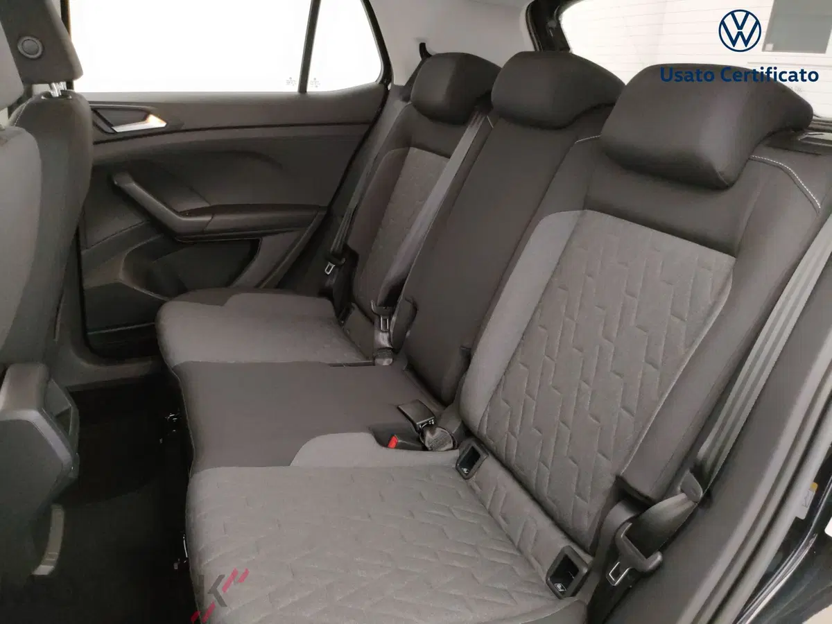 Volkswagen T-Cross nuova a Varese (10)